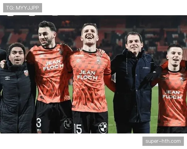 雷恩对阵斯特拉斯堡，当地气象部门发布降雨预警